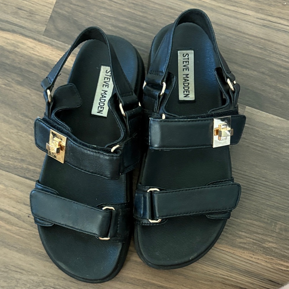 Black leather sandals